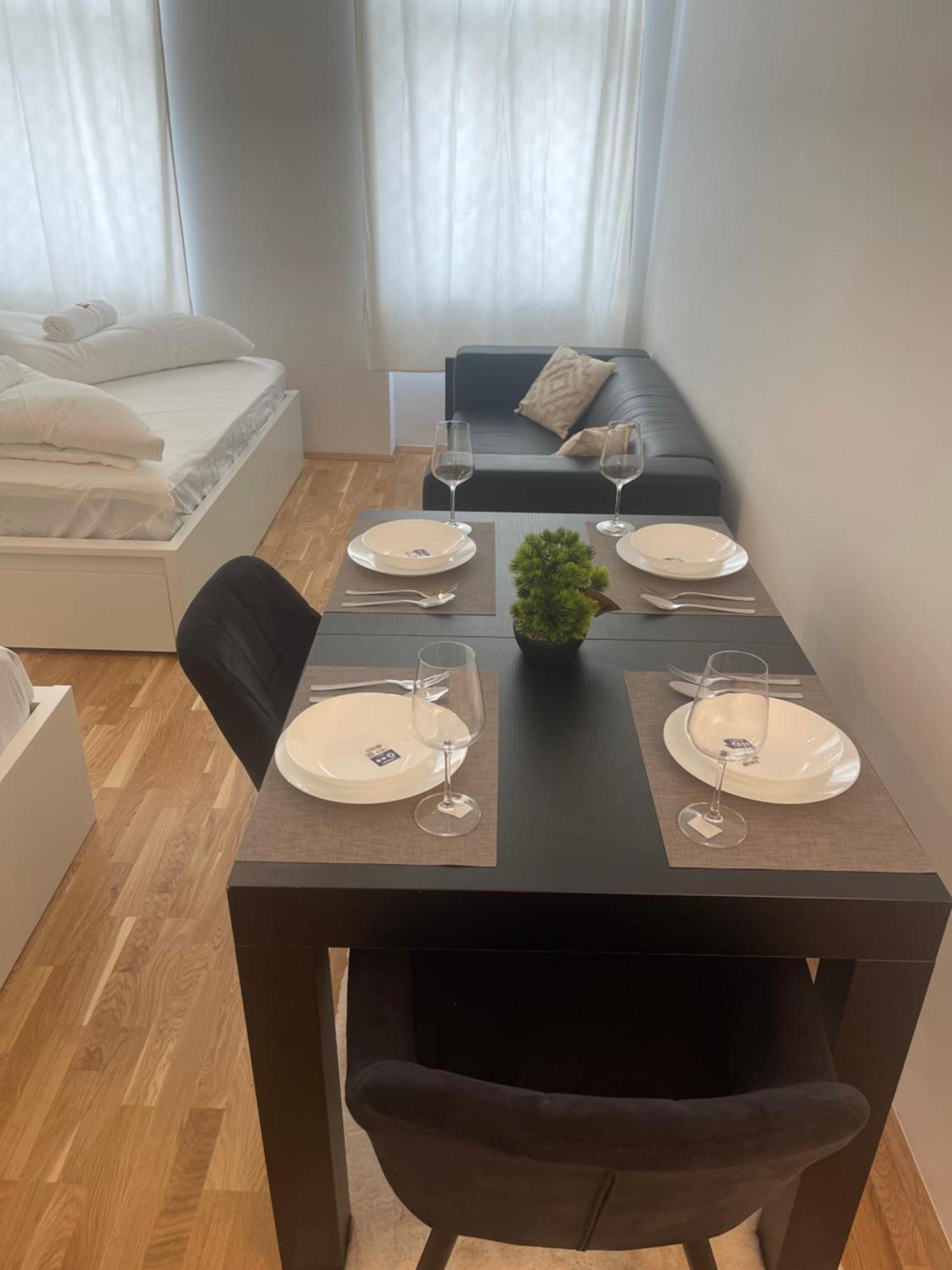 New Apartment With Balcony 11 Виена Екстериор снимка